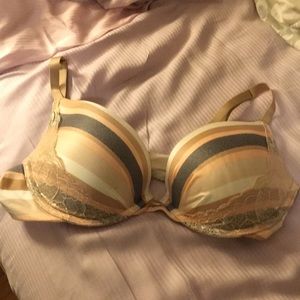 VS Fabulous Push-Up Bra